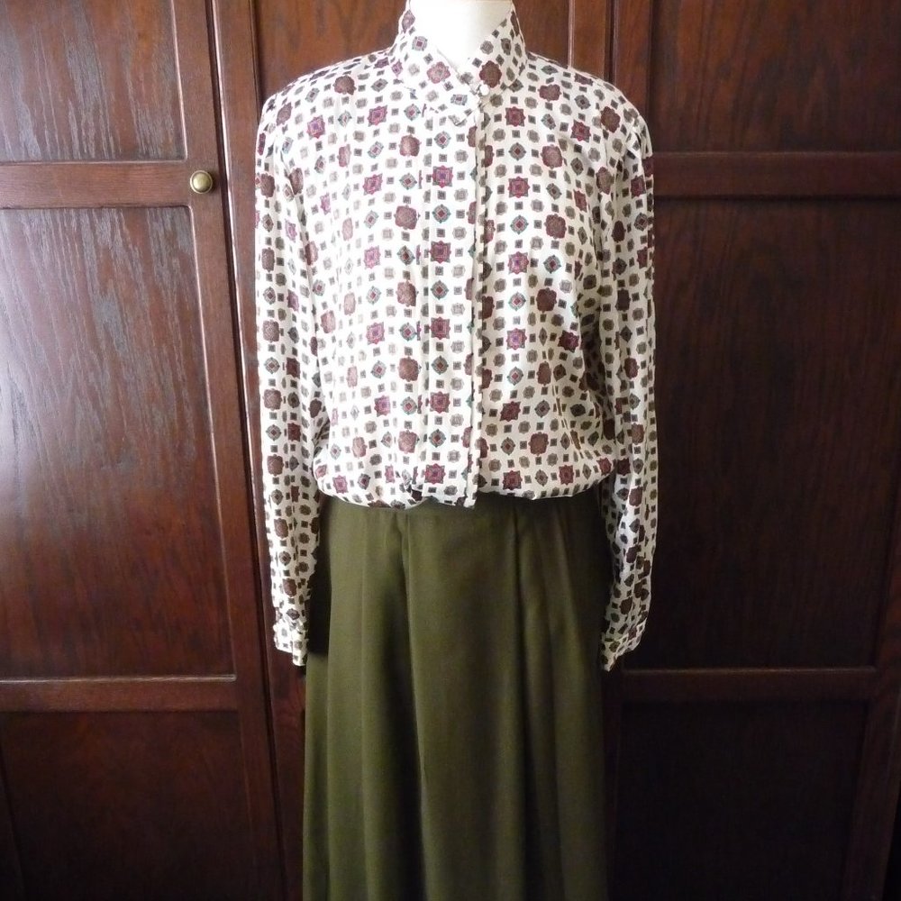 Nicola/Boston Traveler blouse/skirt set (size 16)